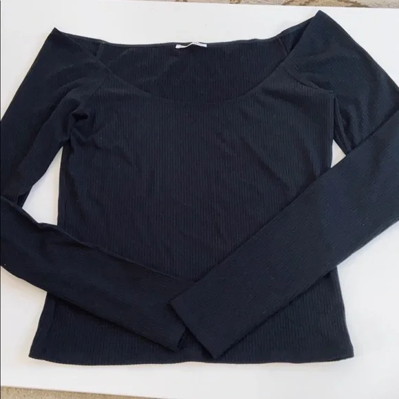 Reformation- Moraine Off Shoulder top - Picture 4 of 5